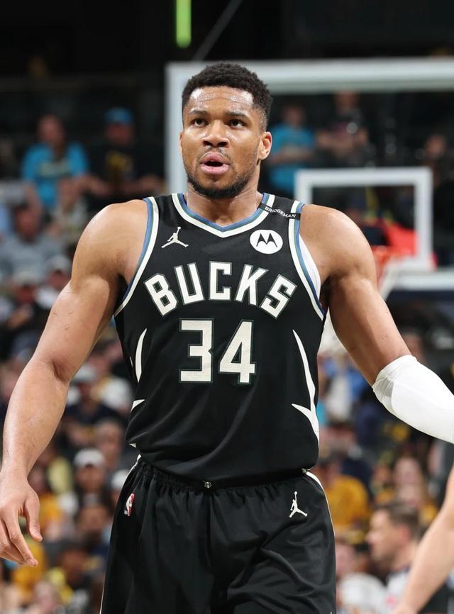 雄鹿球员公开质疑裁判判罚尺度，引争议，一直.的简单介绍