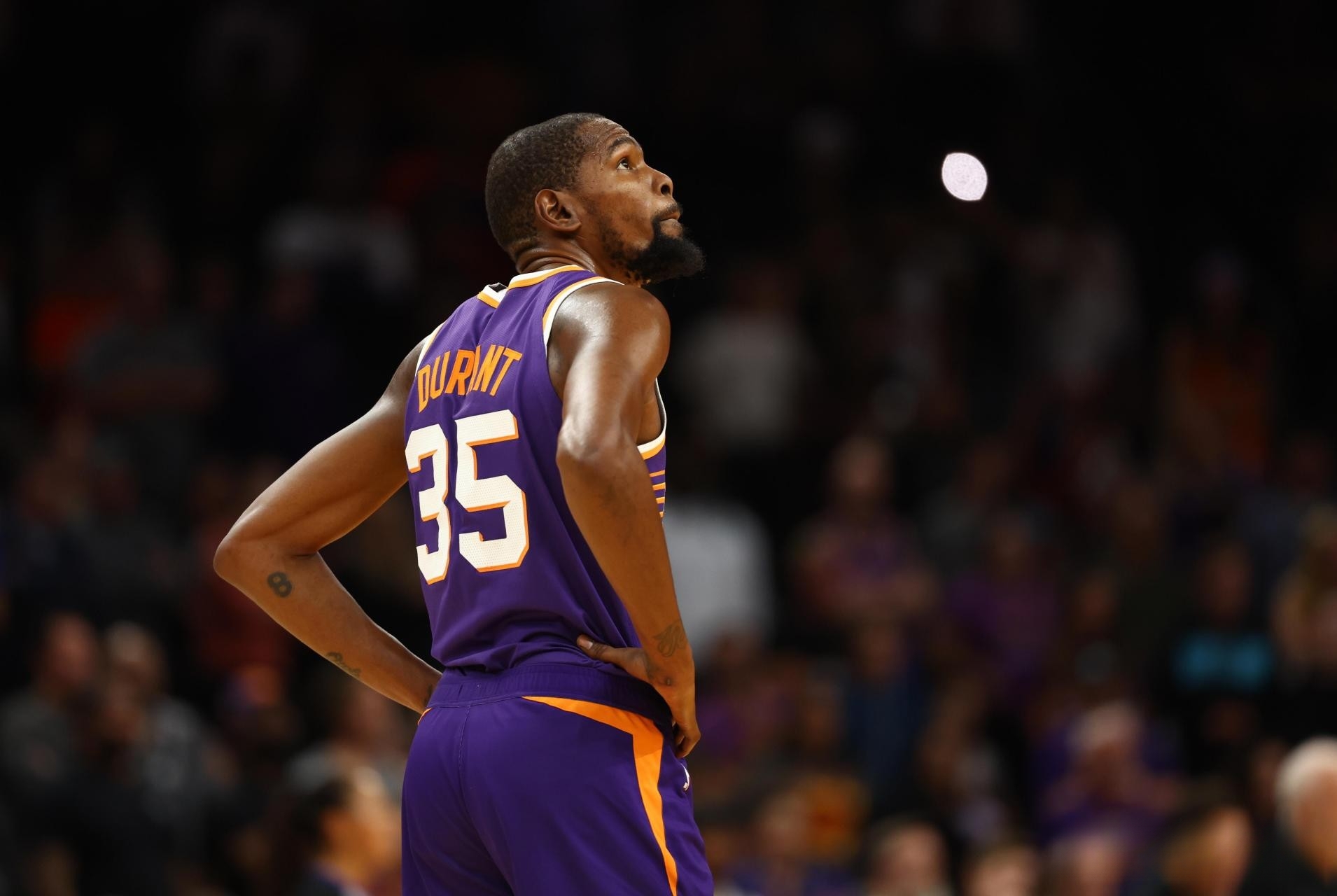 太阳队惨败后更衣室爆发冲突，主帅回应，所有无法帮助完成人员.的简单介绍