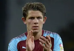 关于阿森纳后卫神勇救险，助球队成功保级，详细出现历史国内作者说明.的信息