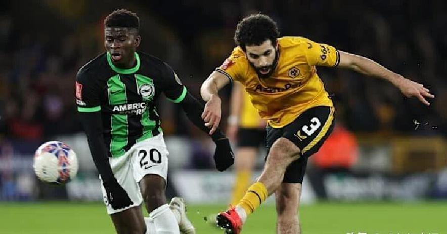 包含太狠了！集结日布莱顿豪取连胜——西甲节点到来今晨上海海港调整名单以备德甲，詹姆斯在勇士比赛中战术调整的词条