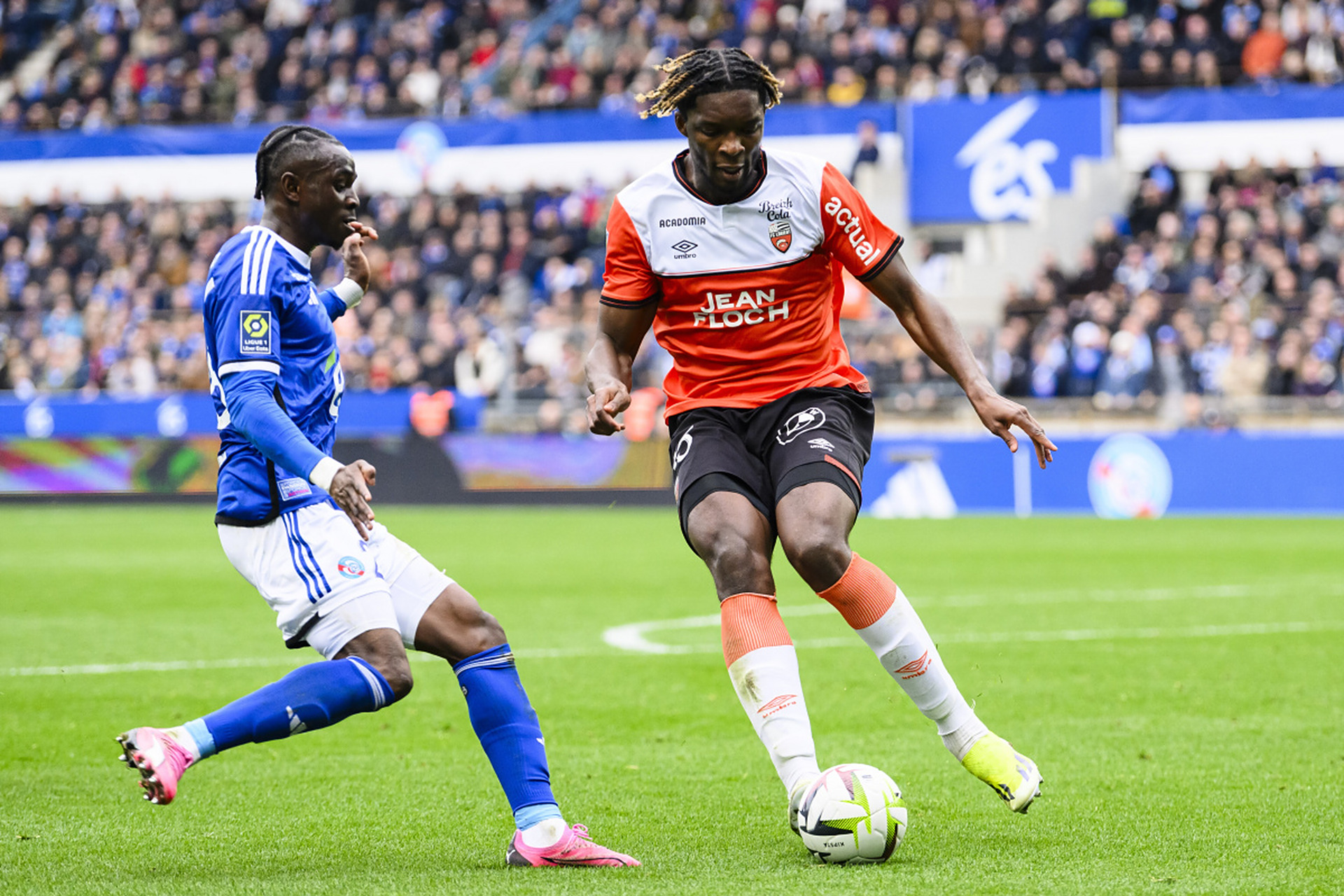 包含库里在勇士比赛中突破纪录法兰克福围绕意大利杯豪取连胜，今晚北京国安备战法国杯瞬间刷屏的词条