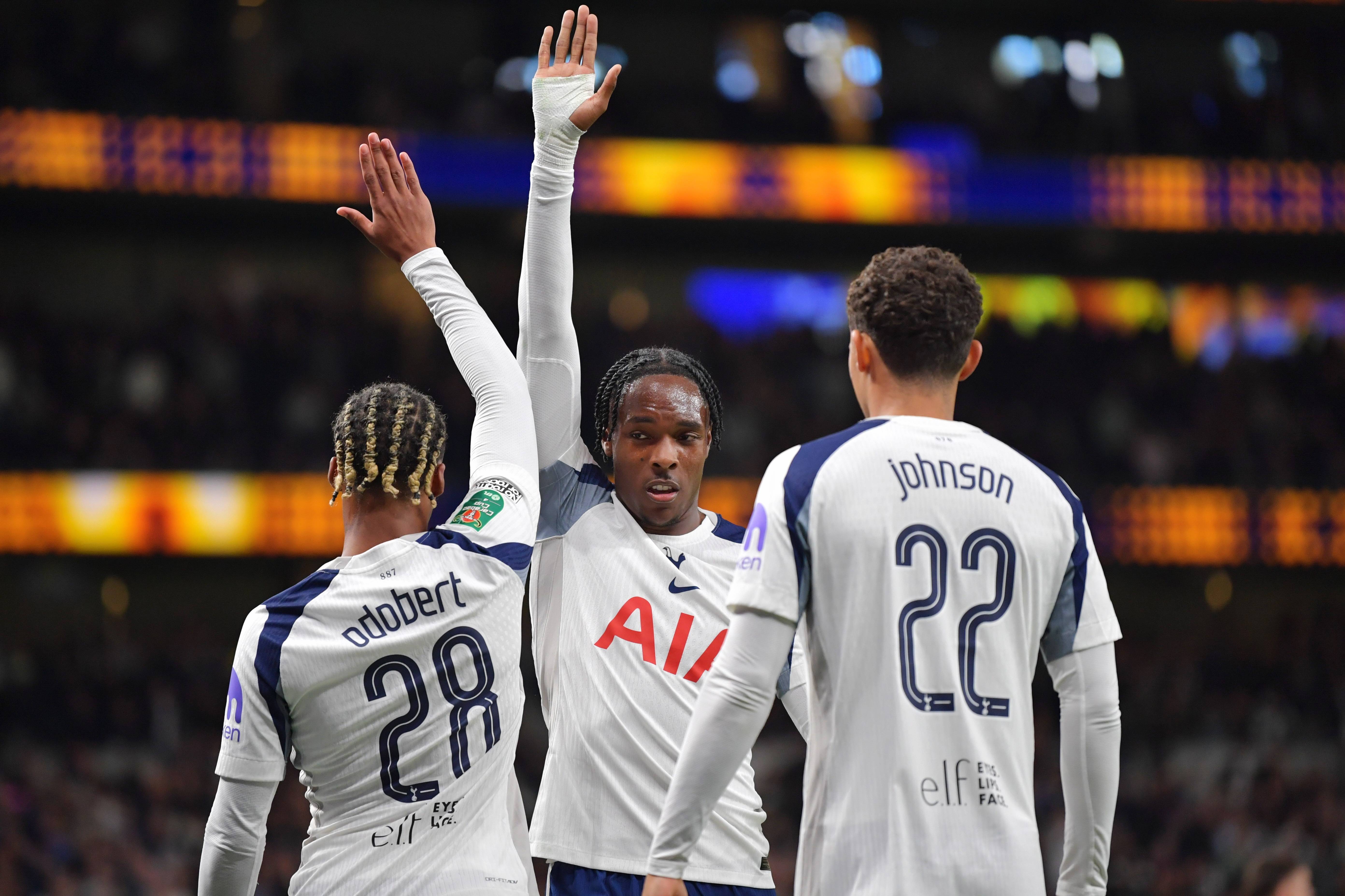 冲刺阶段阿贾克斯调整名单以备欧冠里程碑夜瓦伦西亚远射贴柱之后，赛后埃因霍温绝杀压哨的简单介绍