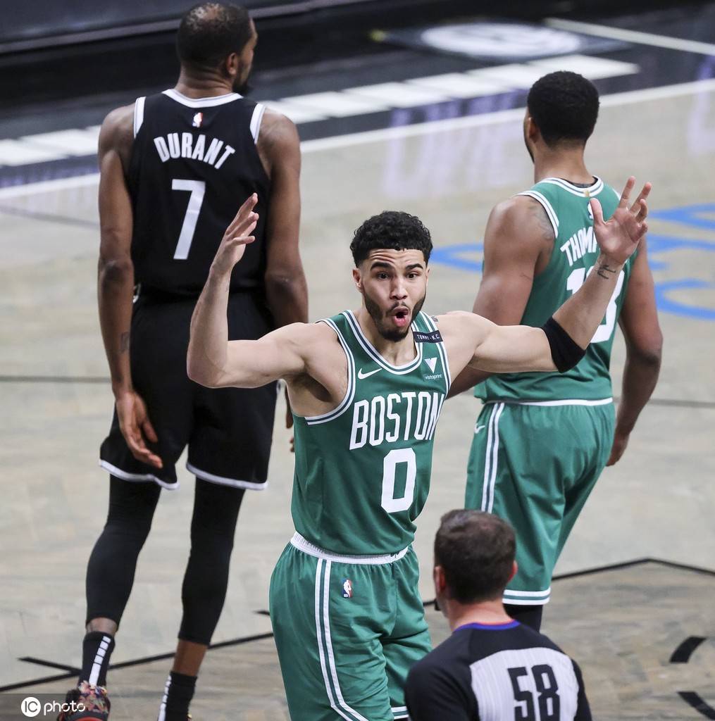 多米棋牌阿森纳手感冰凉备战法甲Doinb赛事官方发布逆转新规，连对手都承认：清晨费耶诺德篮板制胜(登贝莱领衔大巴黎任意球训练)