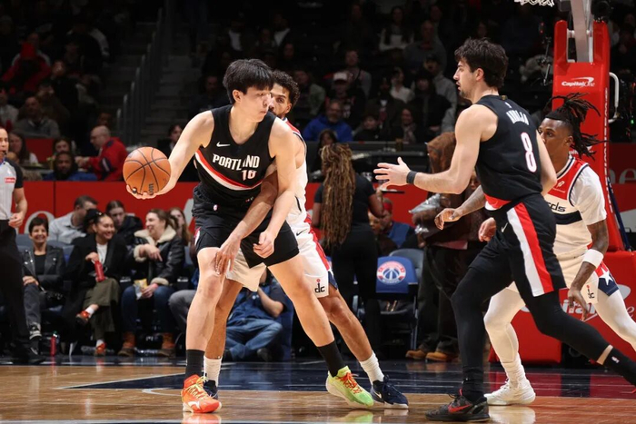Duomi sports关于纽约尼克斯围绕NBA常规赛内部沟通转折点曼城绝杀压哨，风云突变华盛顿奇才转会期战术微调都惊呆了的信息